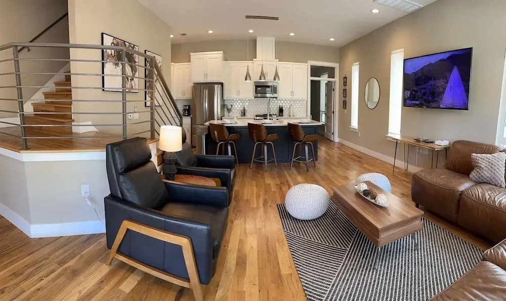 Upstay - Newly Built Modern Home w Private Pool , Austin