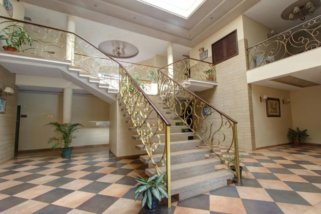 Golden Amoon Resort