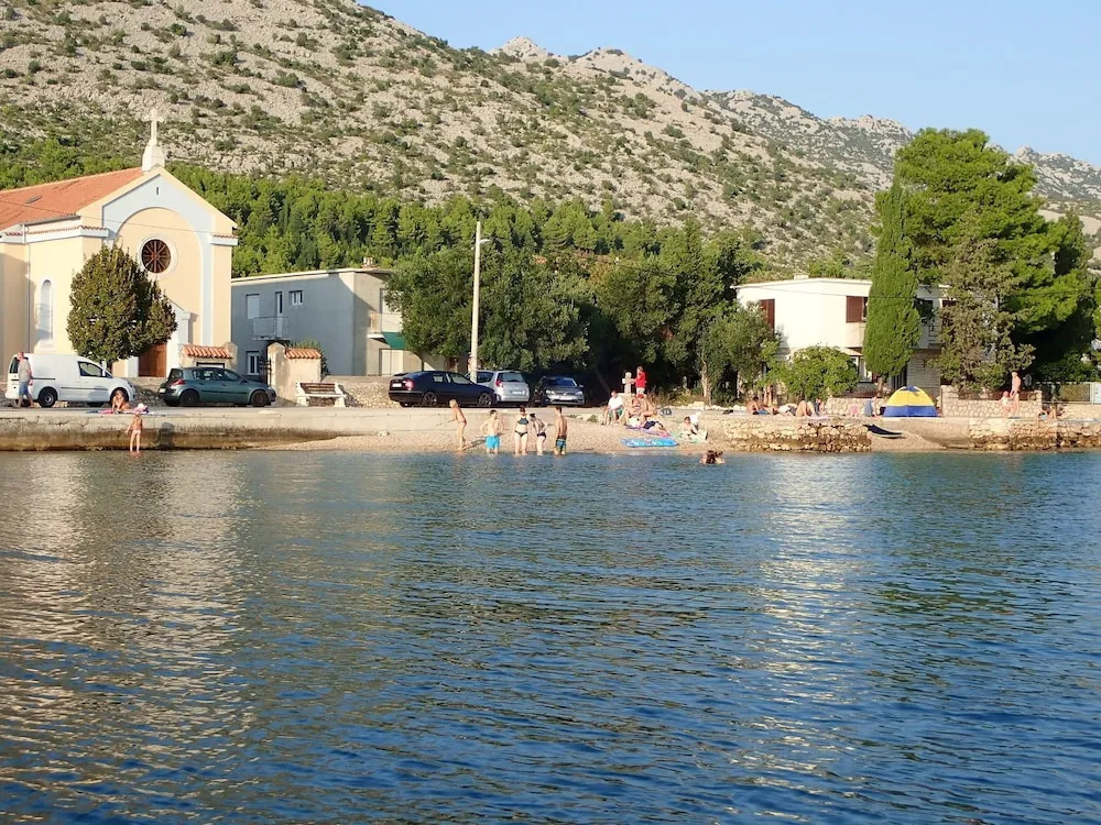 Apartments Danijel-in the Centre of Starigrad