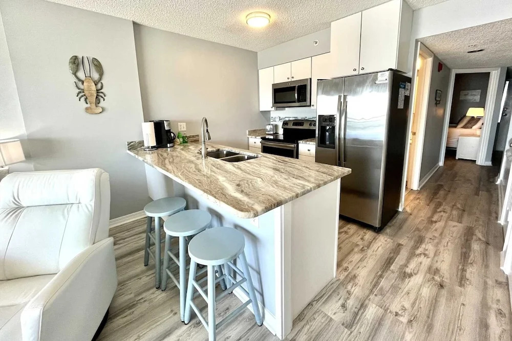 Royal Palms 402 1 Bedroom Condo by RedAwning