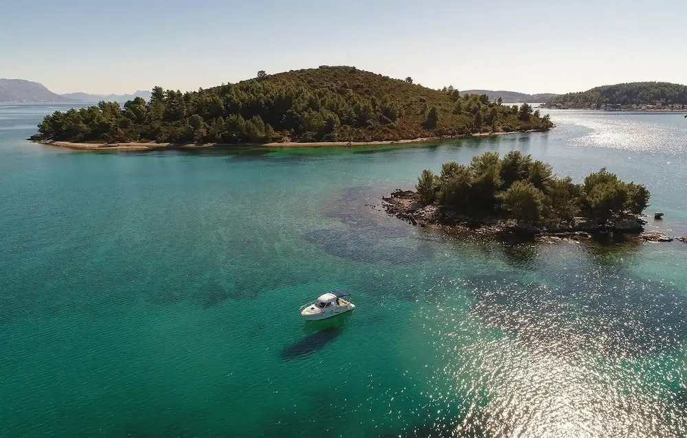 Awesome Home in Trstenik With Wifi and 4 Bedrooms