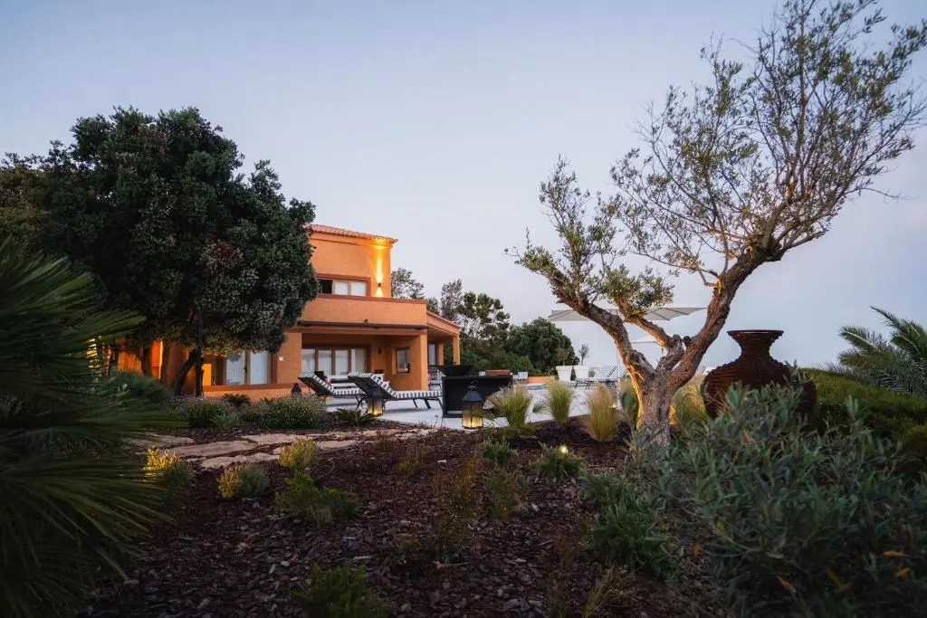 Casa Pôr do Sal - Boutique Suites, Sea Views & Heated Pool