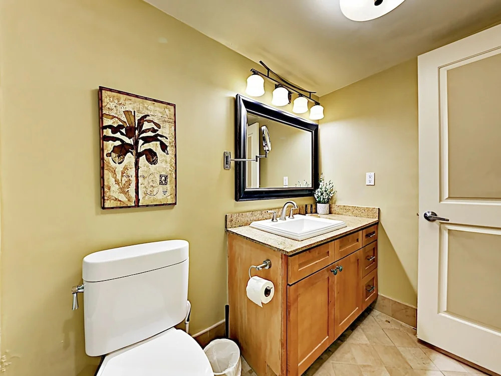 New Listing! Oceanview W/ Pool & Balcony 1 Bedroom Condo