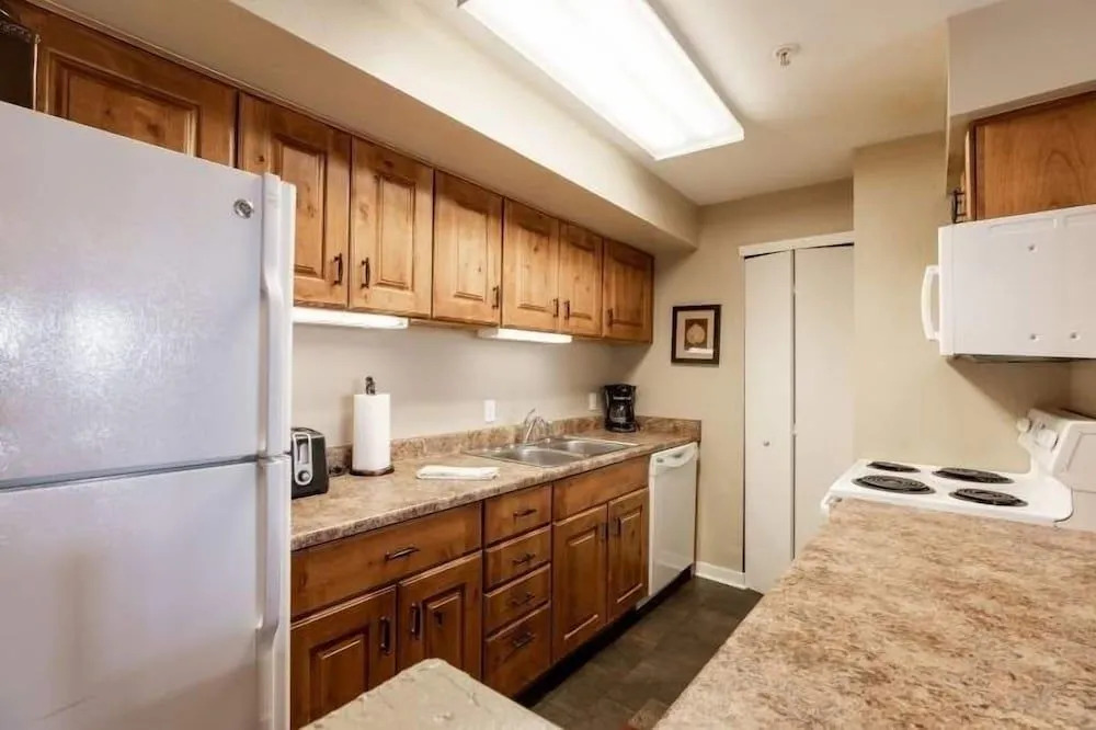 Breakaway West - Studio, 2,3 Bedrooms by Vail Realty