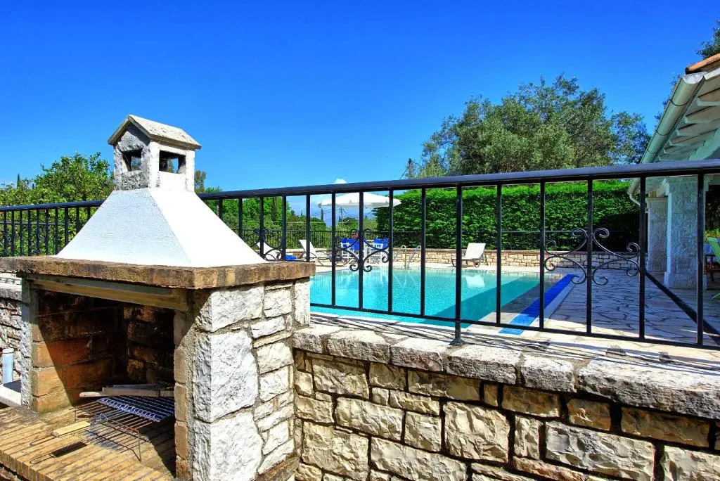 Villa Dimitris - just 600 meters away from the beach!!! by MediterraneanVillas
