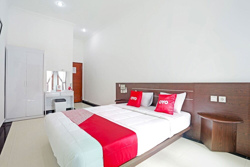OYO 90859 Cahaya Guest House