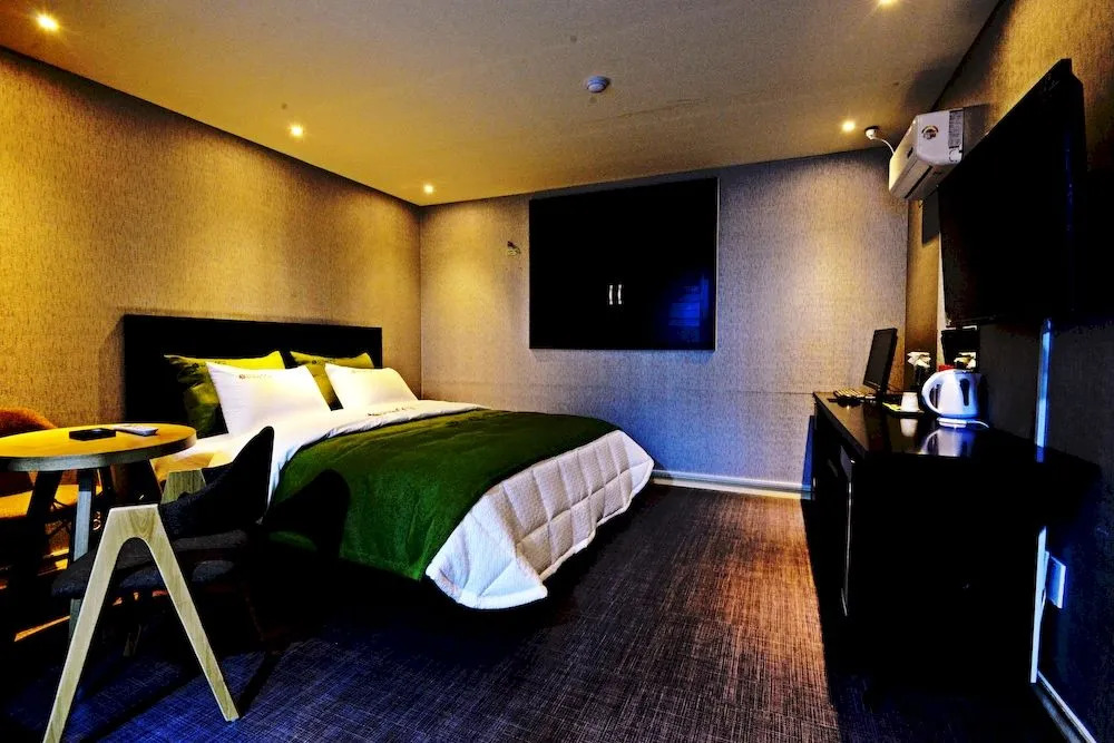 Hotel Some
