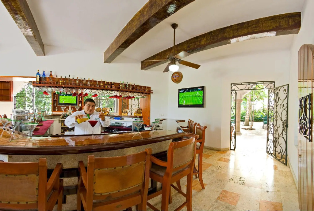 Mayaland Hotel & Bungalows