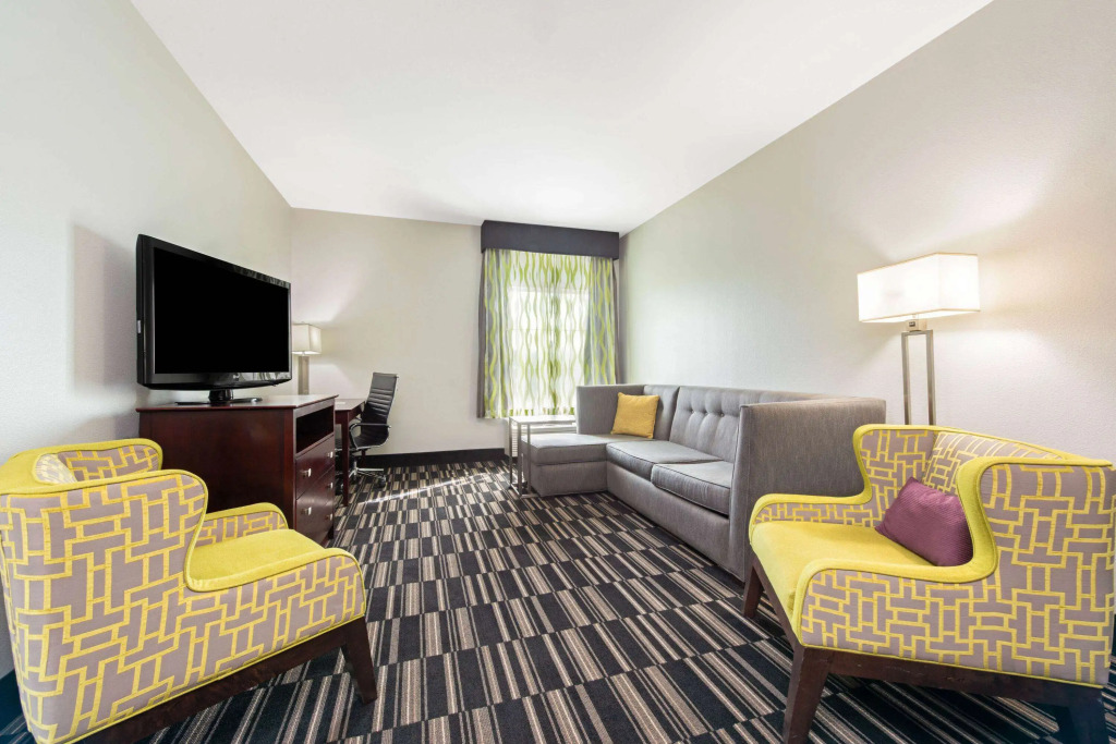 La Quinta by Wyndham Bridge City-Orange