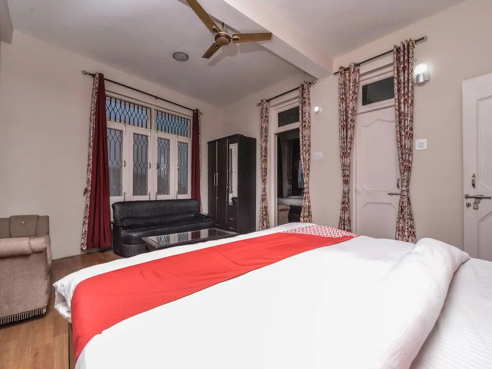 OYO 8660 Hotel Cozy Nook