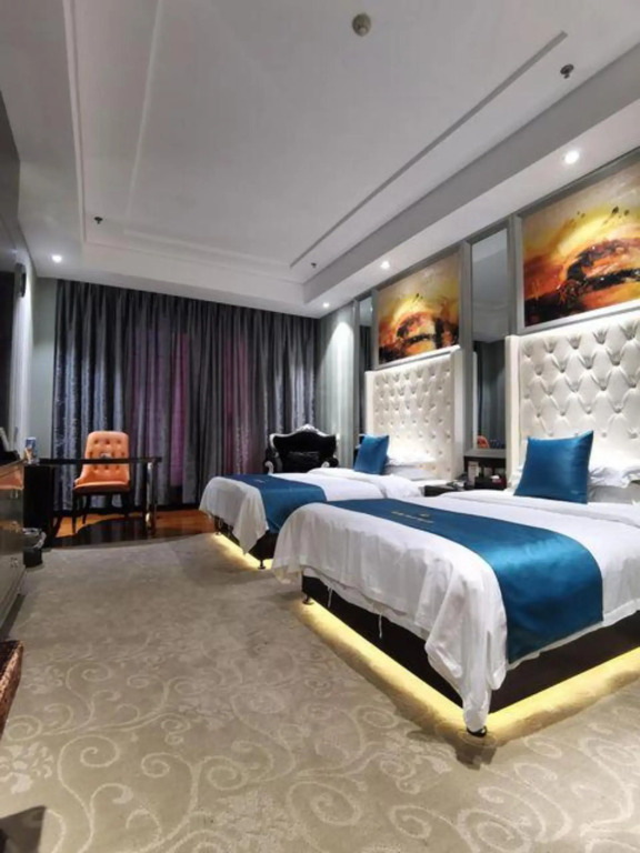 Longchang Holiday Hotel
