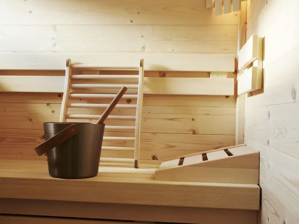 Cosy, modern Canadian wooden chalet