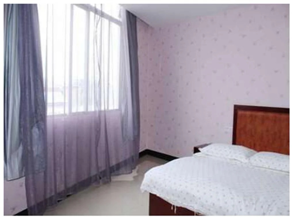 Jiujiang Huangguan Holiday Inn