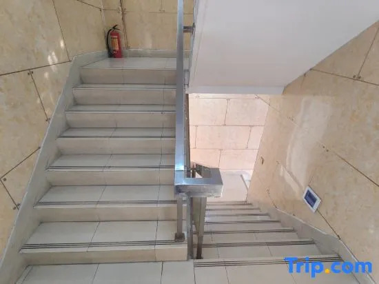 Shanghai Jianci Hotel (Shanghai Taierzhuang Road Subway Station)