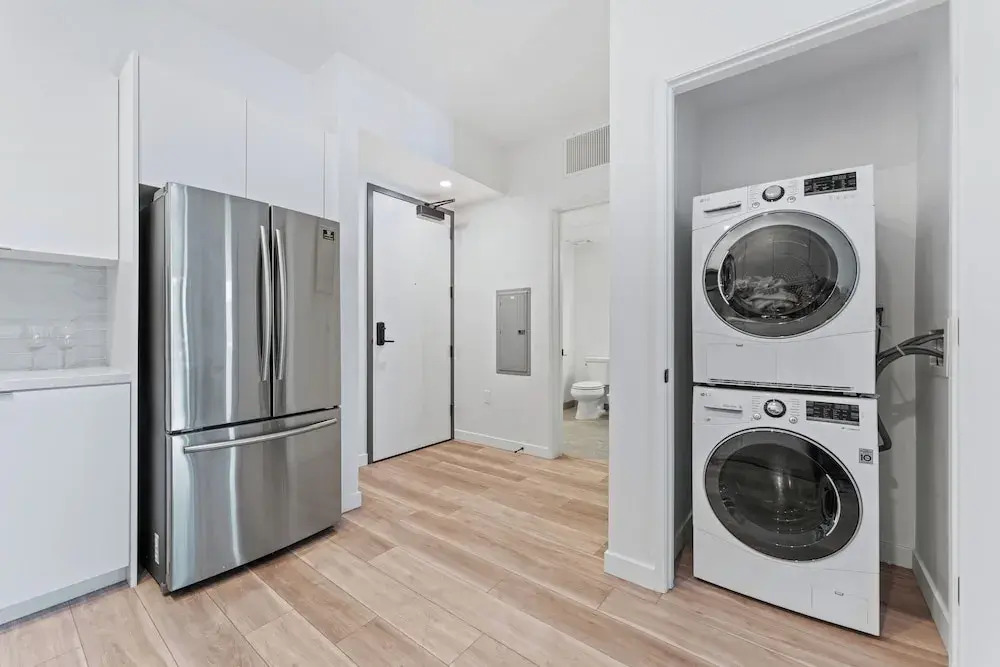 Stylist Downtown LA Gateway- Studio Apt