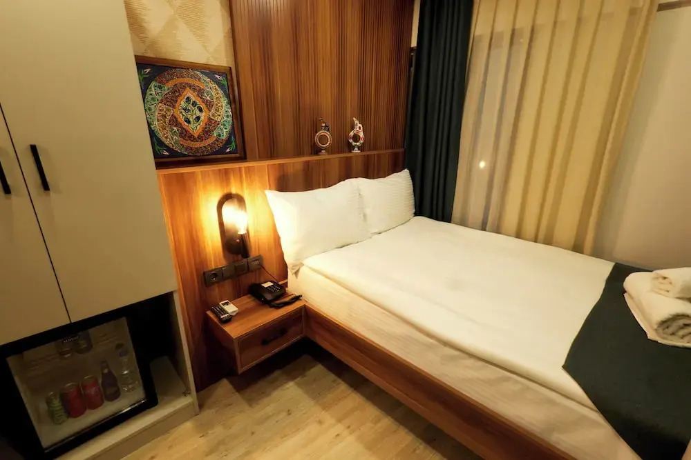 Zeno Suites Hotel