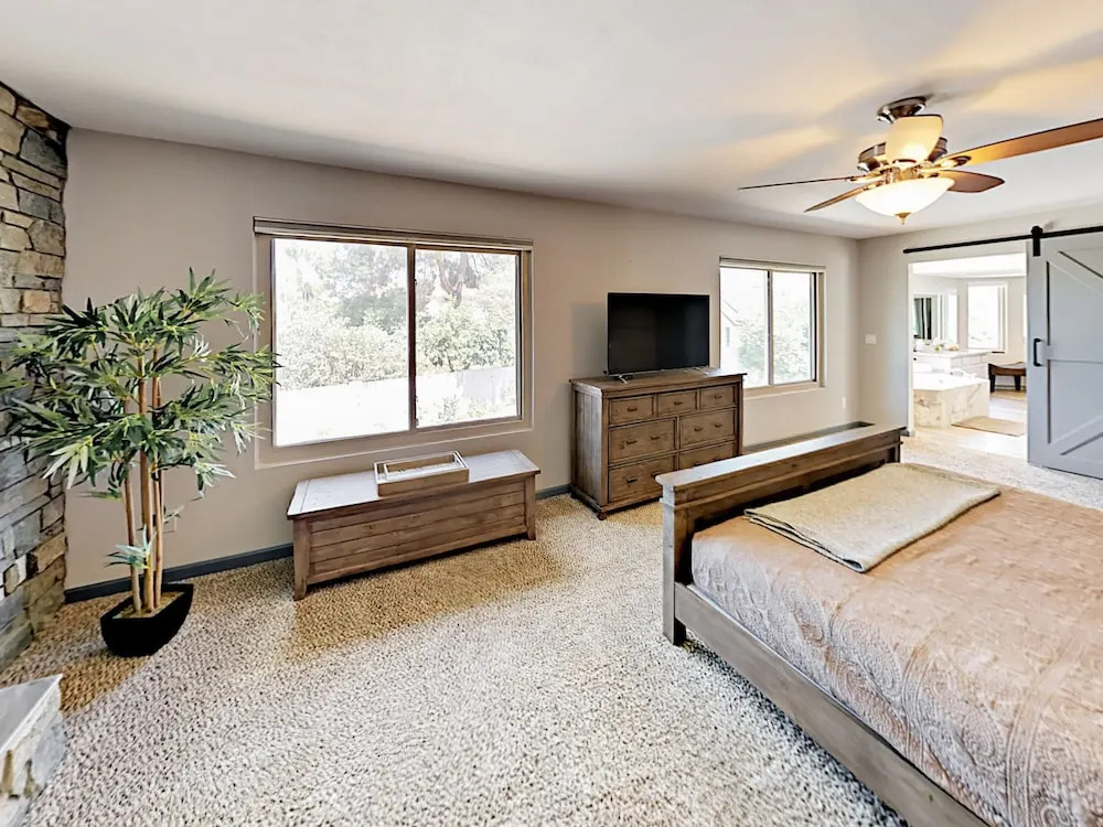 Scottsdale Oasis Home 4 Bedrooms 2.5 Bathrooms Home