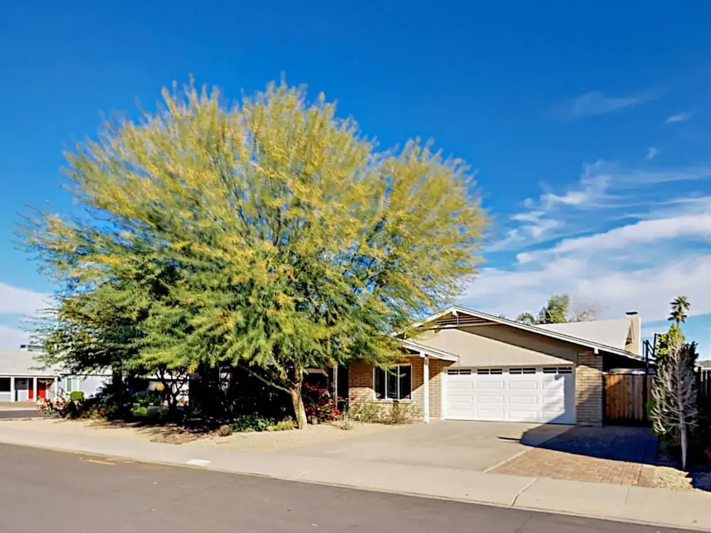 Stylish Desert Oasis - 3 Br Home