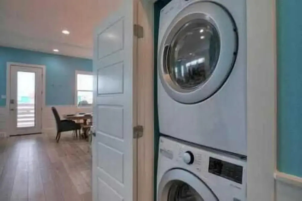 Sleeps 22! 2 Homes Priv Pool, Putting Green, Bar, Deck, Prime Port A Location