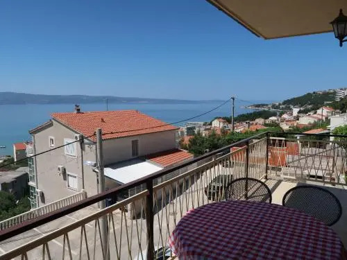 Azra Apartments