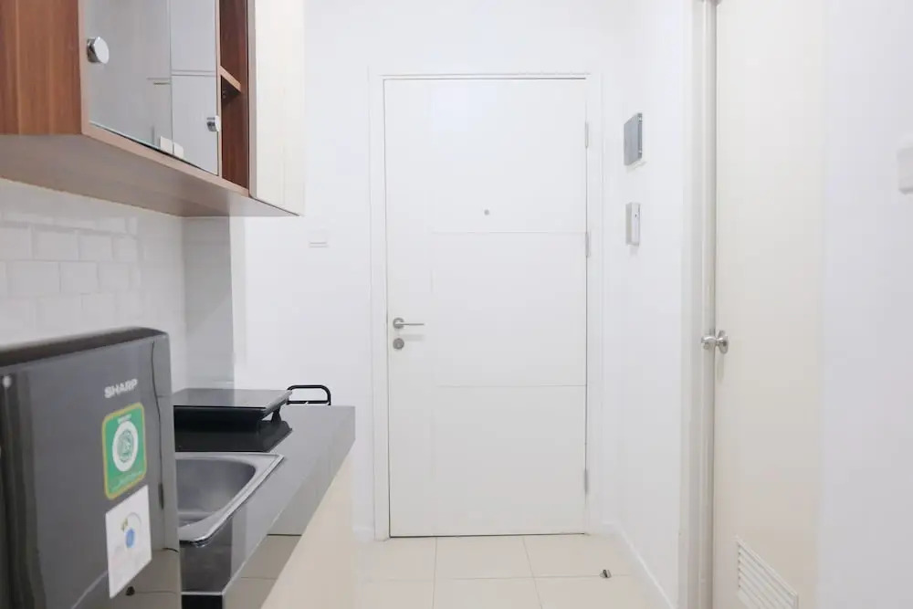 Modern Classic Studio At Apartment Parahyangan Residence