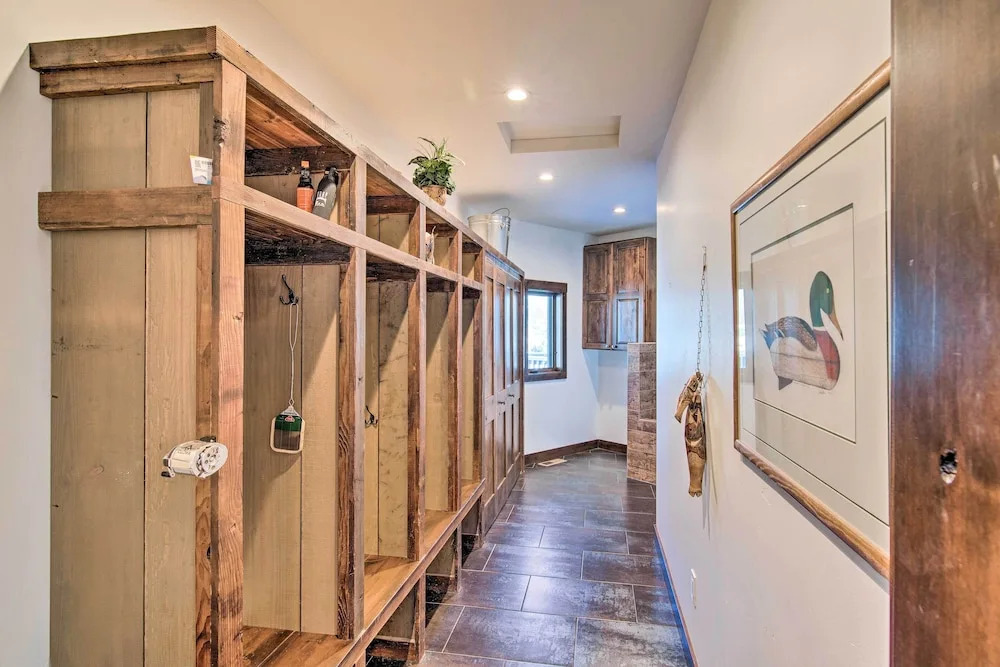 Spacious Big Sky Home w/ Hot Tub & Grill