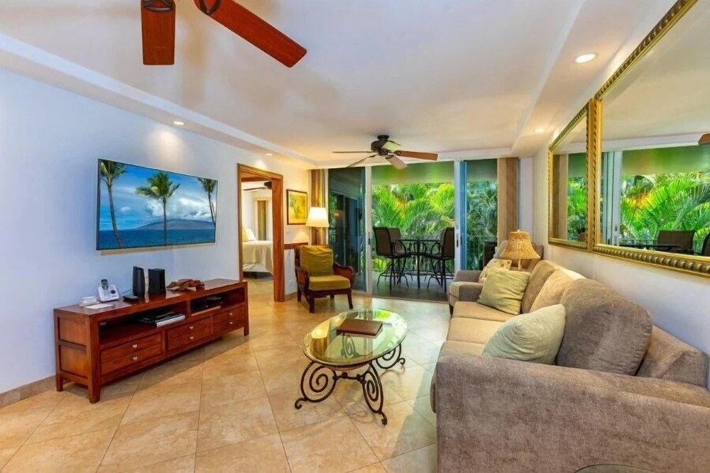 Royal Mauian #219 2 Bedroom Condo by RedAwning