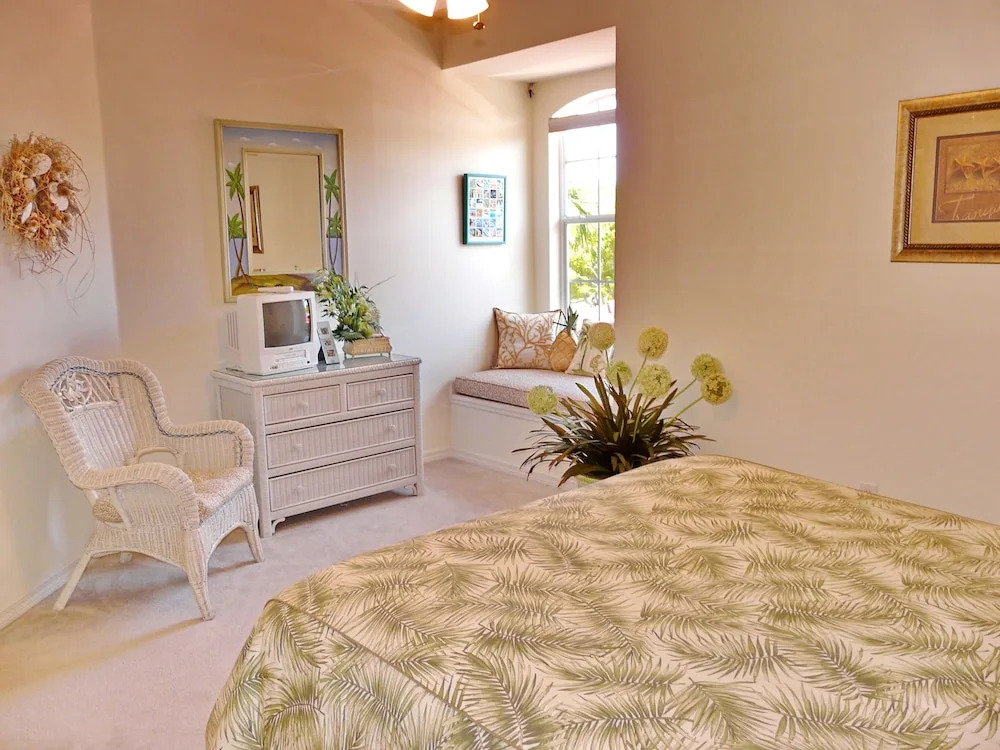 Quiet, Gated Community With Pool and Tennis Courts