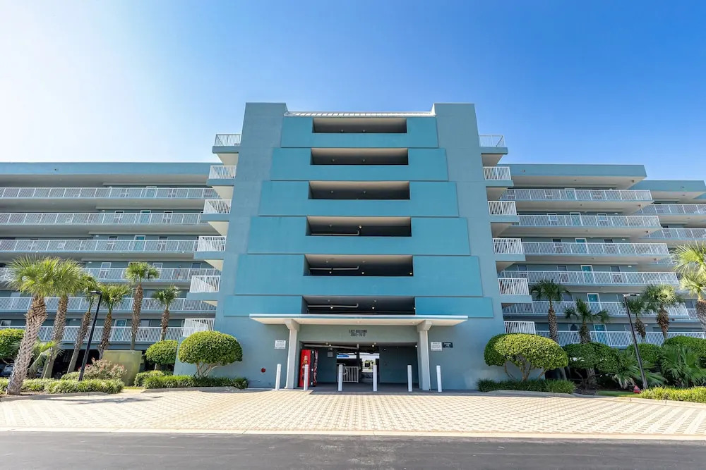 Islander Beach Resort 302 Condo by RedAwning