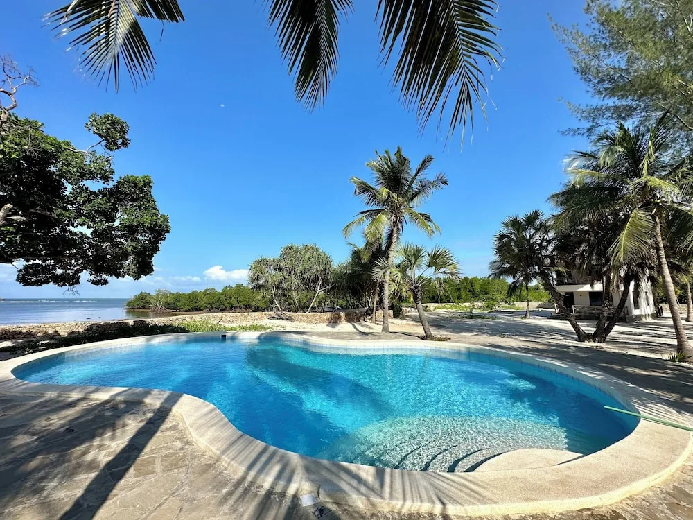 Mwazaro Beach Lodge