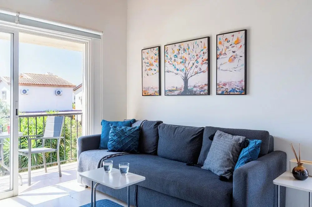 Lazuli 1-BR W Pool & Balcony in Larnaca