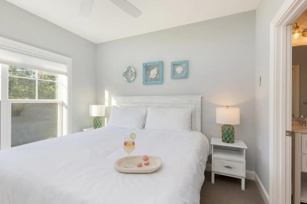 Sweetbay by Avantstay 1 Min Walk to Beach + Pool