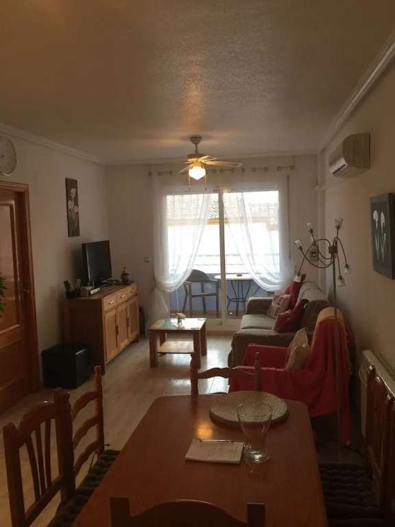 Apt - Sleeps 4 - Balcony - Communal Pool