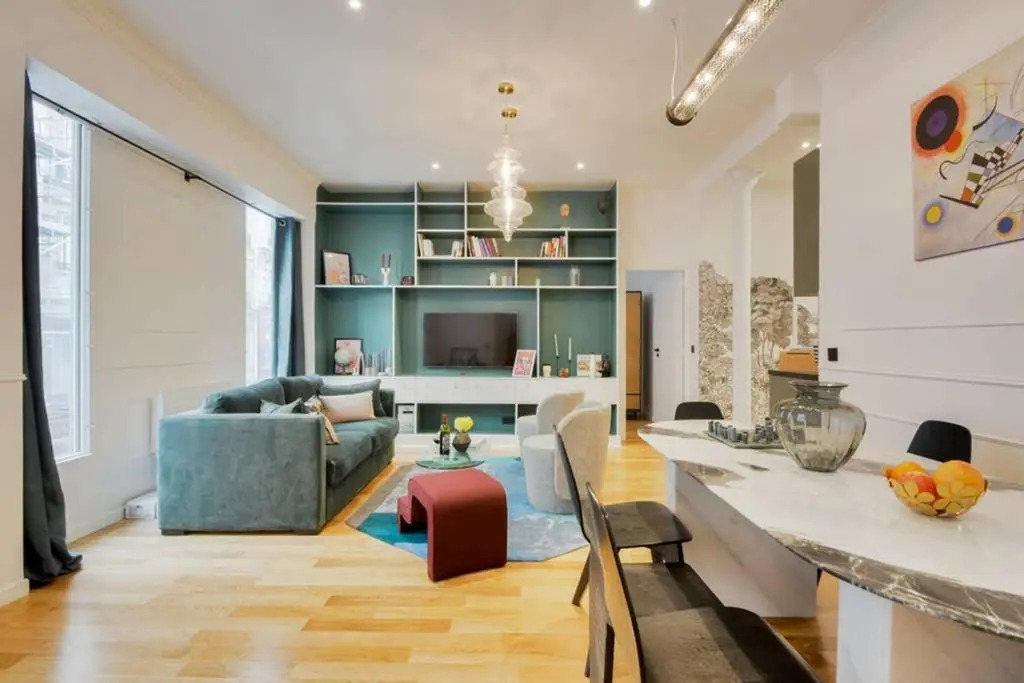 Amazing 10bed in the heart of le marais and suprises...