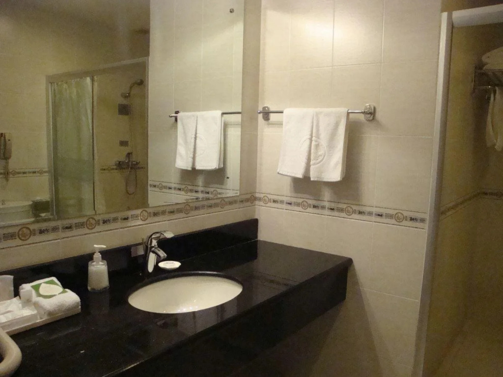 Yantai Shunhe Huaqiao Hotel