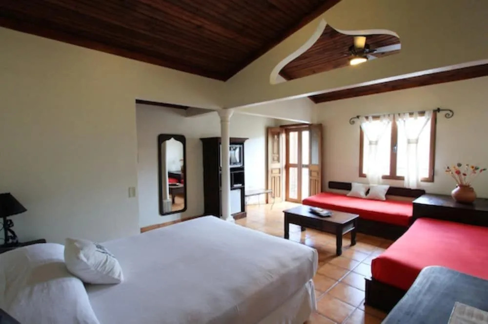 Hotel Plaza Yat Balam