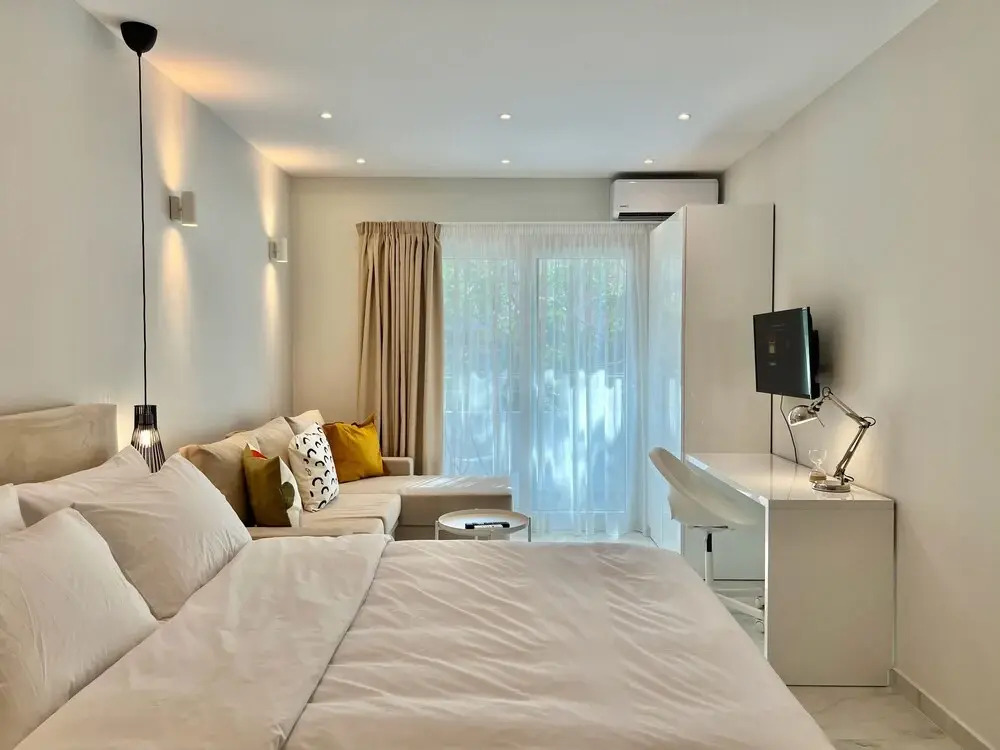 Kono Studios & Suites