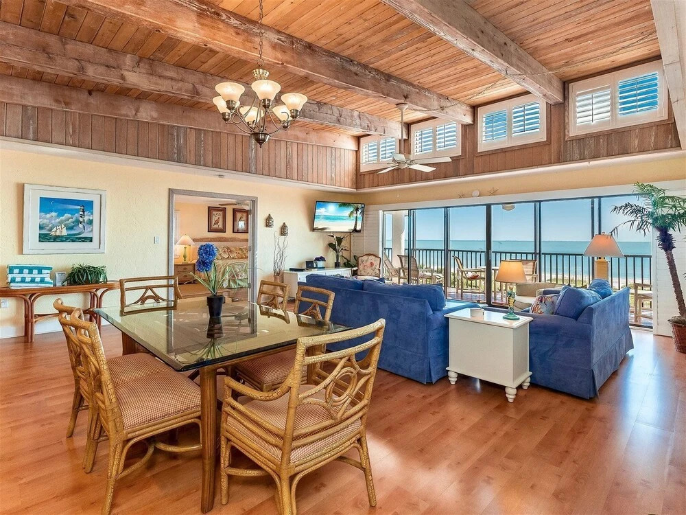 Shorewood Condos by Dream Vacation Rentals
