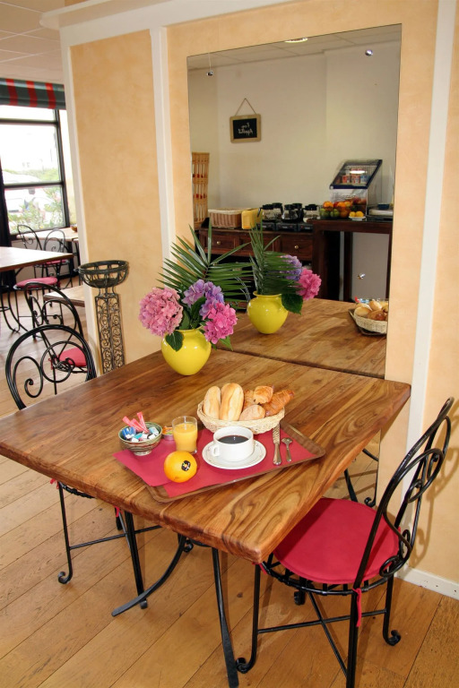 Logis Golfe Hotel