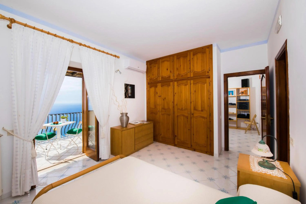 De Vivo Realty - Villa Savina Positano
