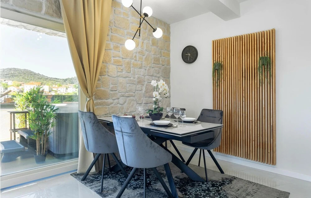Awesome Apartment in Sali with Hot Tub, WiFi & 2 Bedrooms