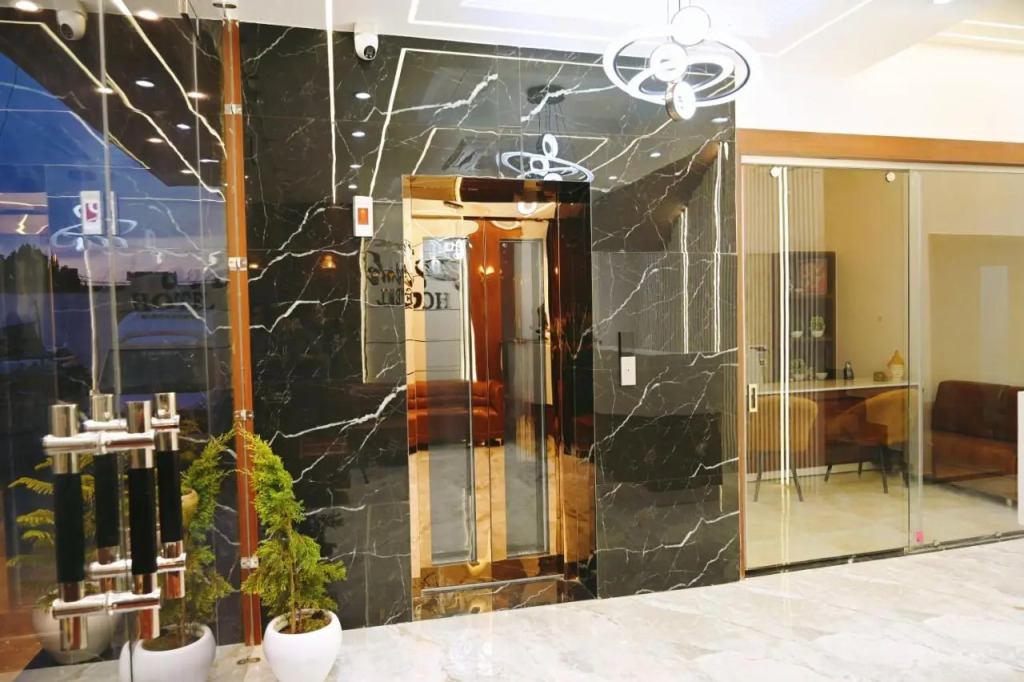 The Posh Hotel