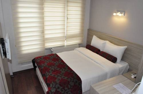 Apartment w/ New Furnitures Next to Istiklal Street and Taksim Square
