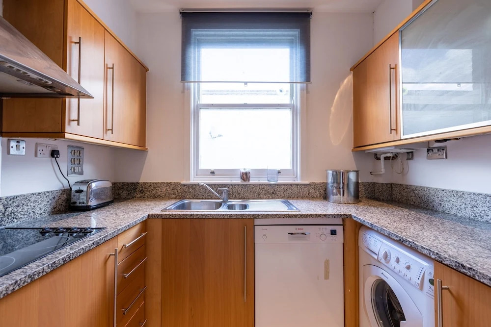 5 Bedroom House in South London