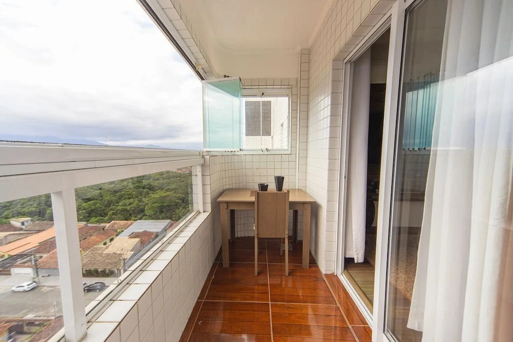 Apartamento Beira Mar com Varanda e Churrasqueira
