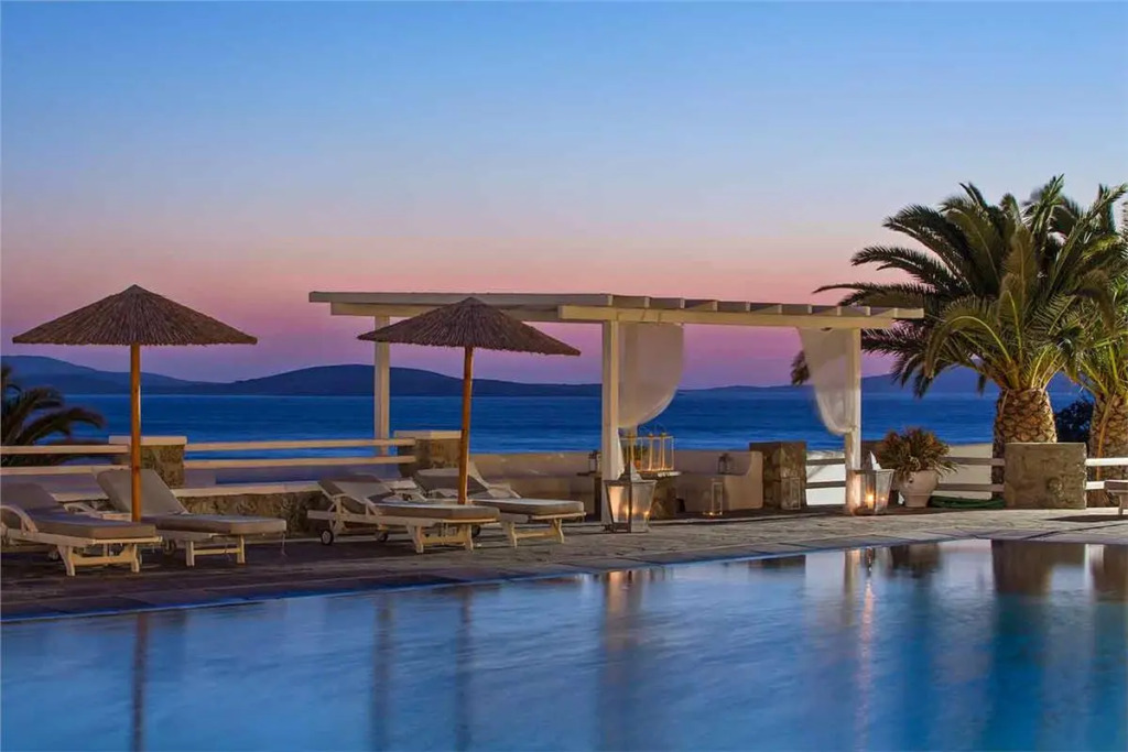 Manoulas Beach Mykonos Resort