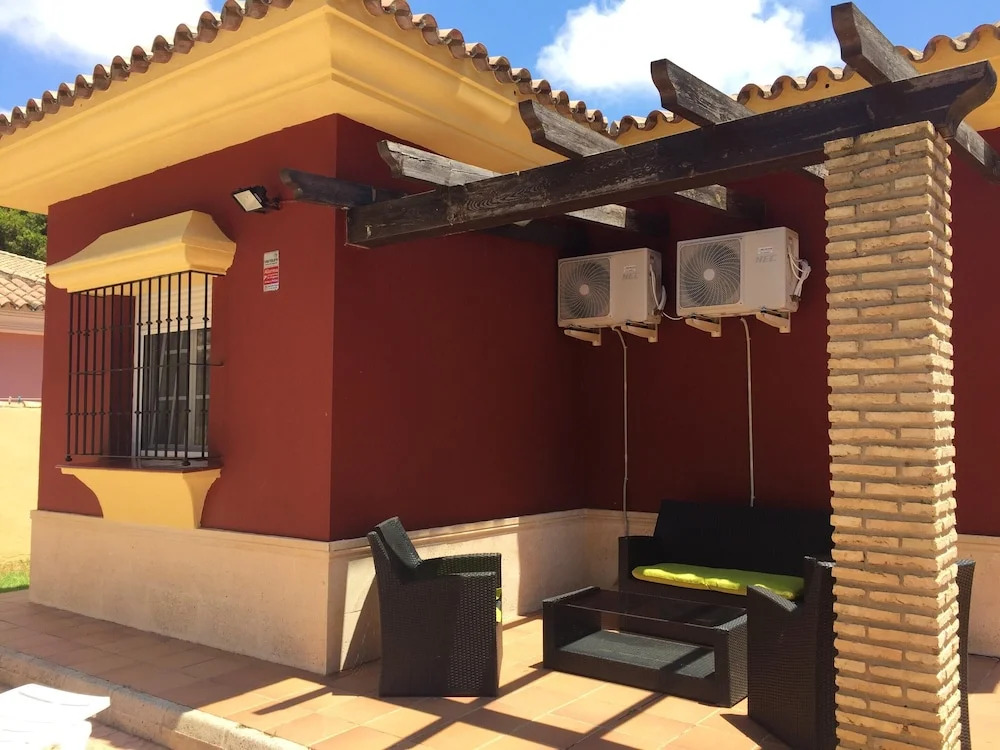 Villa With 3 Bedrooms in Chiclana de la Frontera, With Private Pool, Enclosed Garden and Wifi