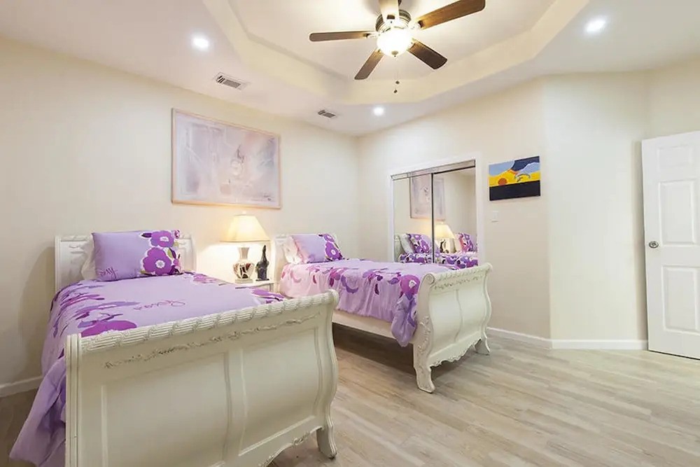 Aquarius Condominium 1001