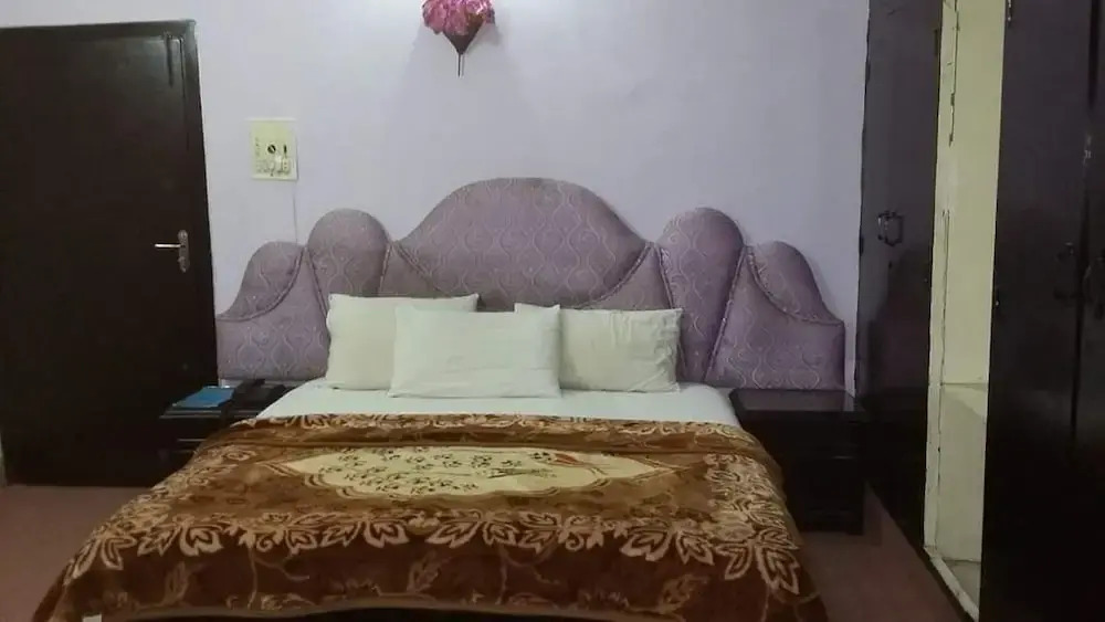 Green Lodge Guest House