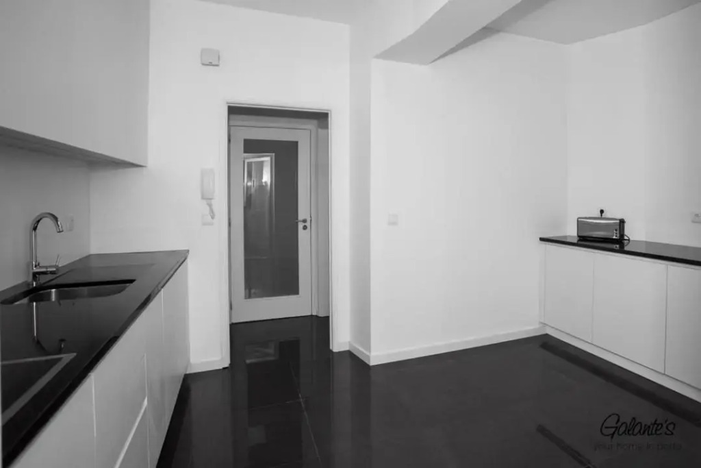 Galante & Waltrick - Downtown 3 Bedroom - Parking Downstairs - Balcony